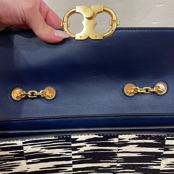 TORY BURCH - Gemini Link Snake Ladies Medium Leather Chain Shoulder Bag - Picture 11 of 17